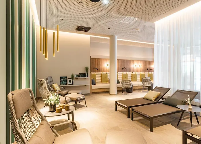 Aja Hotel 4*