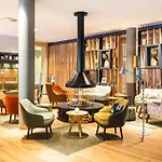 酒店 Aja 加爾米施-帕滕基興