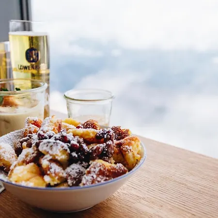 Отель Aja Гармиш-Партенкирхен